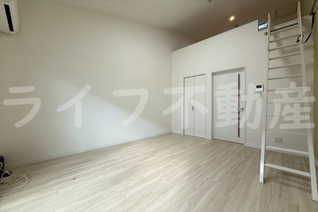 エムズコート吉田の洋室|明るい洋室です