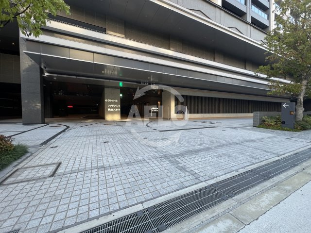 梅田ガーデンレジデンスの駐車場|梅田ガーデンレジデンス　駐車場入り口