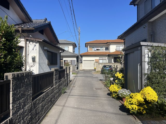 ハートフルタウン中一の沢町1丁目157番　新築一戸建ての前面道路含む現地写真