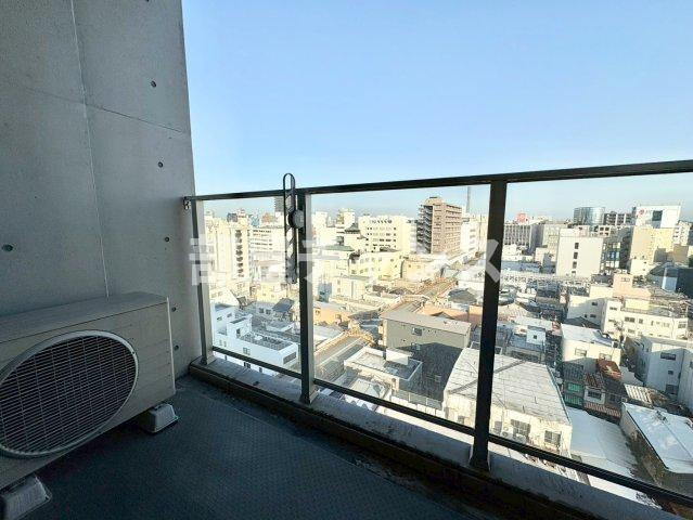 スクエア・アパートメントのバルコニー