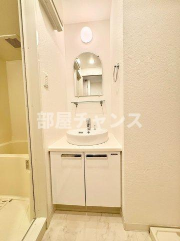 スクエア・アパートメントの独立洗面台