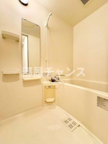 スクエア・アパートメントの浴室