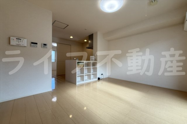 フェリオ吉田の洋室|明るい洋室です