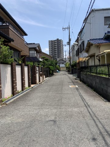 寝屋川市豊野町の前面道路含む現地写真|前道　約4.2m