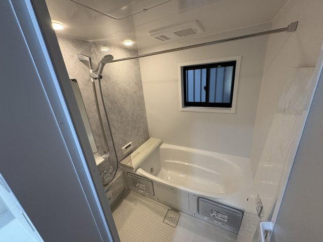 大阪府寝屋川市池田西町15－9の浴室|日々の疲れを癒すお風呂付です