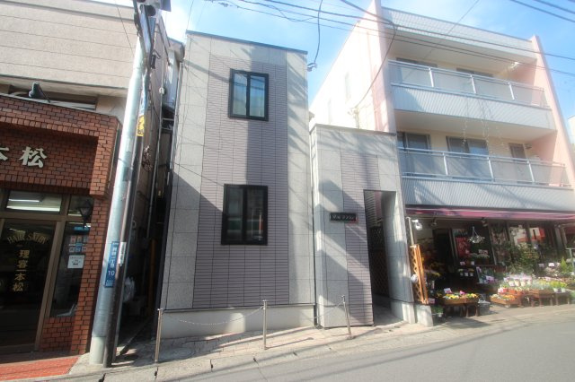 YKクラウンの外観