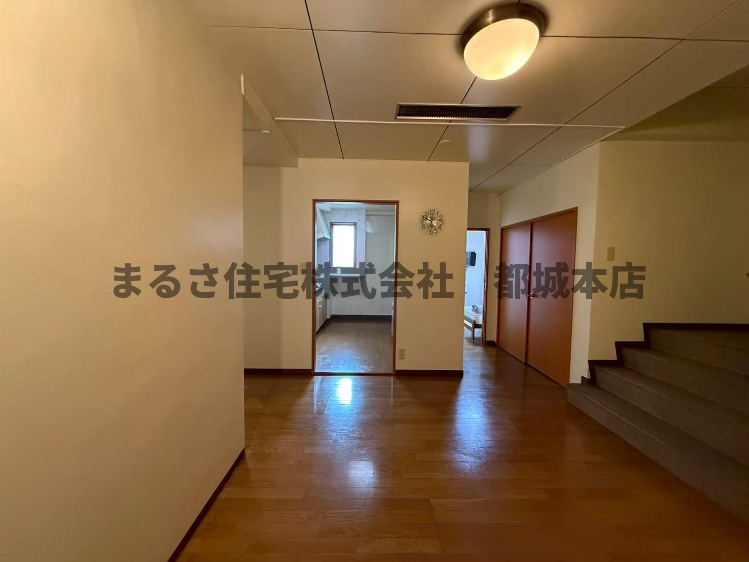 コウガユウキビル店舗（マンスリー）の玄関