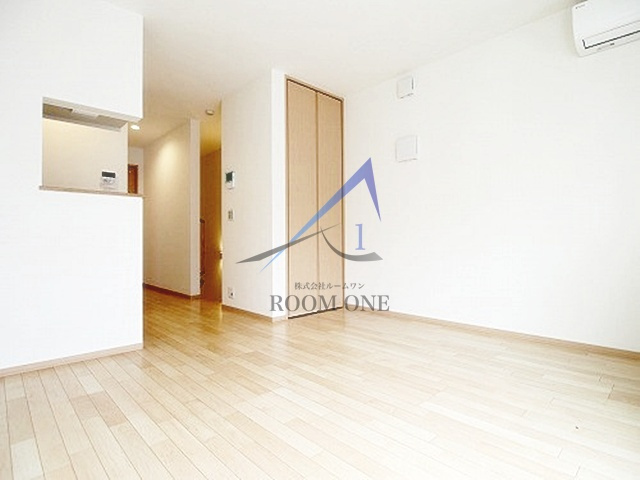 リアン　リン（Ｌｉｅｎ　Ｌｉｎ）の居間・リビング|洋室のお部屋です。