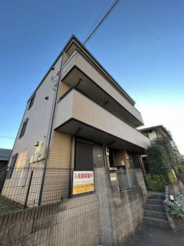 南東向き2階角部屋3面採光で陽当り眺望風通しともに良好です♪