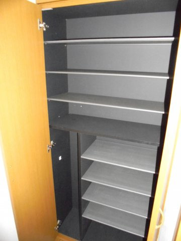 ヴィクトワール・コートの玄関|シューズボックス