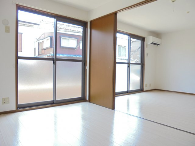 ヴィクトワール・コートの居間・リビング