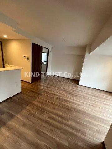 シエリア大阪同心の居間・リビング|こちらの居間で趣味の時間をお楽しみください