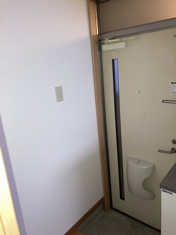 飯島アパートの玄関