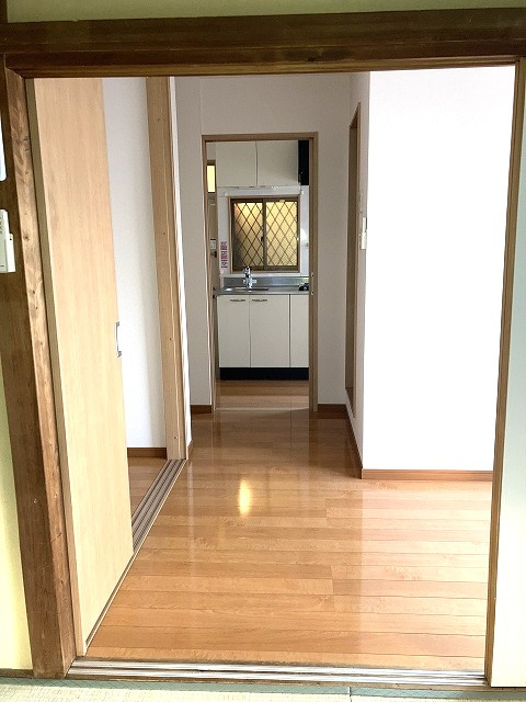 飯島アパートの居間・リビング