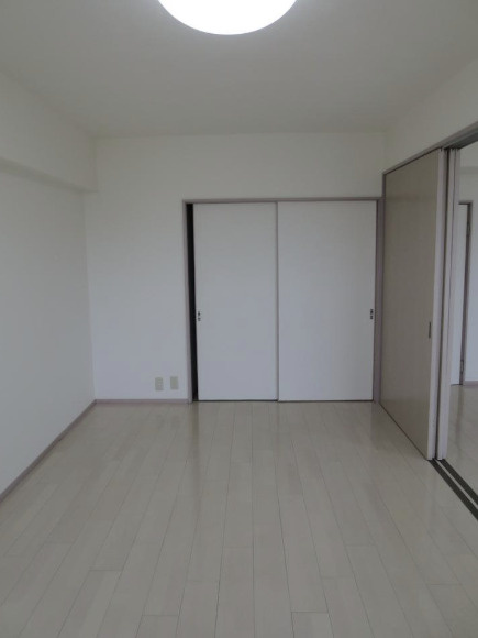 幡ケ谷ゴールデンマンションの寝室