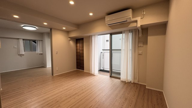 【居間・リビング】 | ★仲介手数料無料★シティインデックス千代田秋葉原（リフォーム済み・ペット飼育可能）