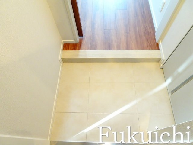 レジディア都立大の玄関