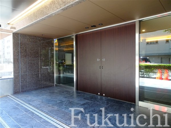 レジディア中目黒Ⅲのエントランス