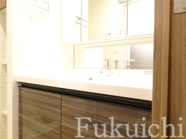 レジディア中目黒Ⅲの独立洗面台