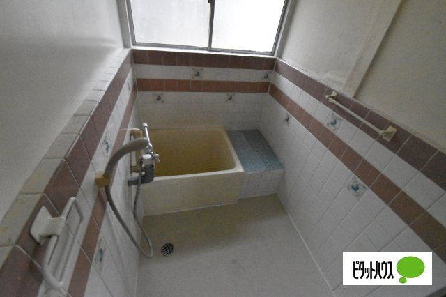 内田貸住宅の浴室