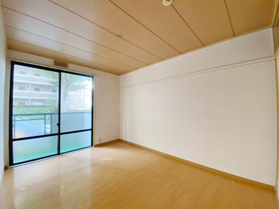 【居間・リビング】ヴィレッジＭ