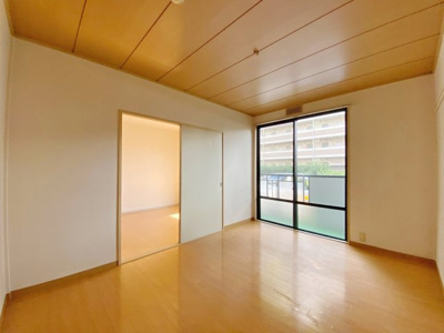 【居間・リビング】ヴィレッジＭ