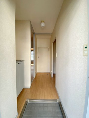 【玄関】ヴィレッジＭ