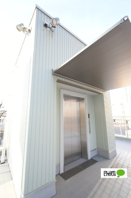 JOMOスクエアの外観