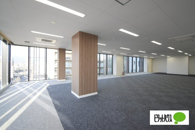 JOMOスクエアの内装