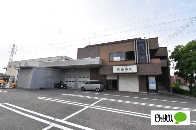 川島ビルの外観