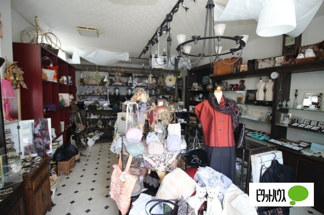 下小出町二丁目テナントの内装