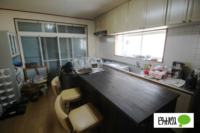 下小出町二丁目テナントの内装