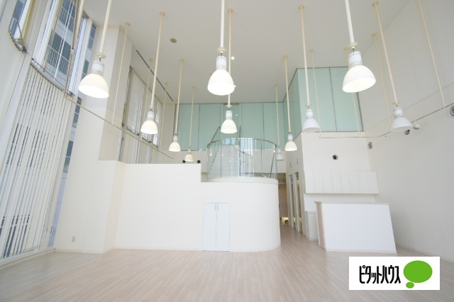 駅前ハーモニービルの内装