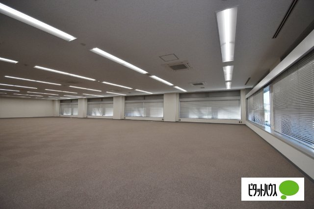 前橋フコク生命ビルの内装