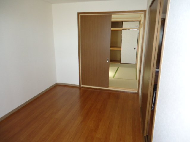 メゾン・ド・Ｋ　セセラギの内装|洋室１