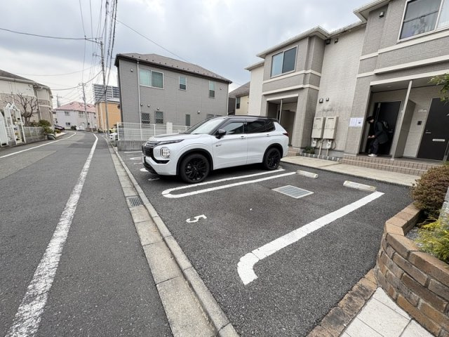 アシェルタ聖蹟の駐車場