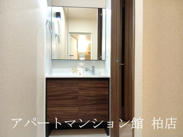 カミーノ コモド Camino Comodoの独立洗面台