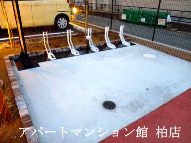 カミーノ コモド Camino Comodoの駐車場