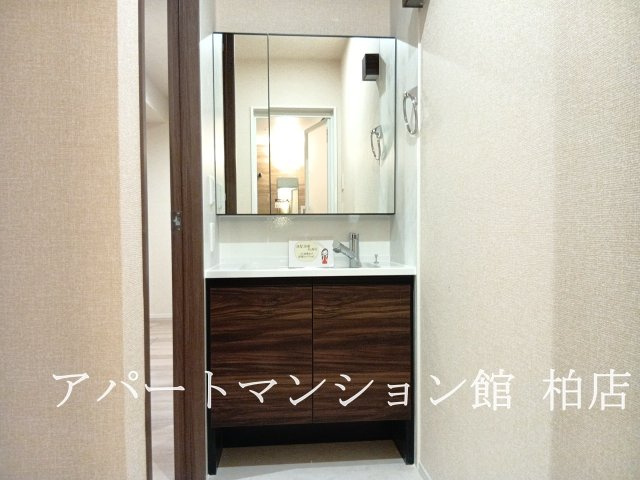 カミーノ コモド Camino Comodoの独立洗面台