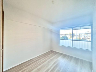 【子供部屋】 | 陵南住宅壱号棟 | ベッドや机の配置もしやすく好きなものを飾る楽しみもあるお部屋♪お好みの部屋を自由につくることができます！