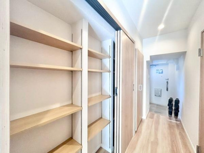 【収納】 | 陵南住宅壱号棟 | シューズクローゼットで散らかりがちな玄関もスッキリ！
