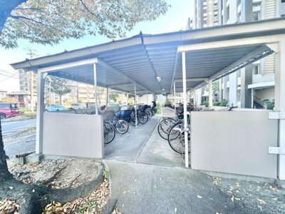 【その他共用部分】 | 陵南住宅壱号棟 | 清潔に維持されている共用部。住む方のマナーの良さが感じられます！