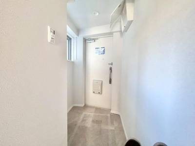 【玄関】 | 陵南住宅壱号棟 | 気持ちの良い朝は、毎日ここからスタートしていきます♪