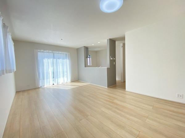【居間・リビング】 | 明石大久保町高丘5丁目　1号棟新築戸建