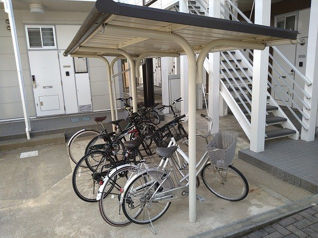 レオパレススプルース元木Ⅰのその他|駐輪場　原付＆自転車のみ駐輪可能