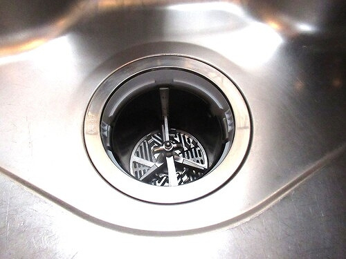 ライオンズタワー柏のキッチン|ディスポーザー　※同タイプ別部屋2023年7月撮影