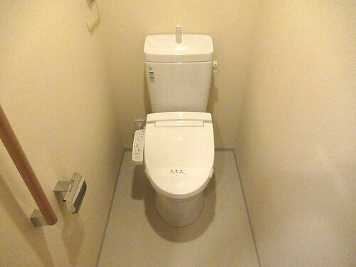 ライオンズタワー柏のトイレ|温水洗浄便座付のトイレ