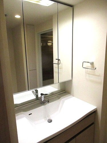 ライオンズタワー柏の洗面所|洗面化粧台　※同タイプ別部屋2023年7月撮影