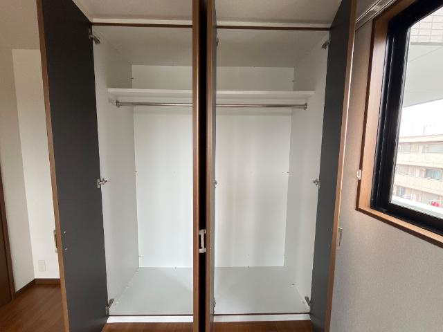 ヒンメルブロー　(ＨＩＭＭＥＬ　ＢＬＡ)の収納|クローゼット