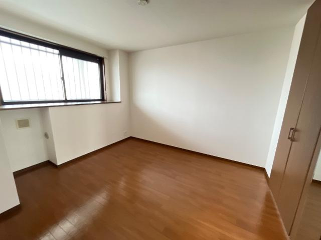 ヒンメルブロー　(ＨＩＭＭＥＬ　ＢＬＡ)の内装|洋室